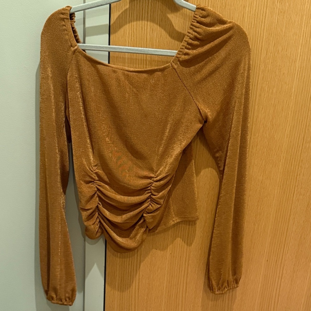 Buckle Tan Ruched Long Sleeve Blouse